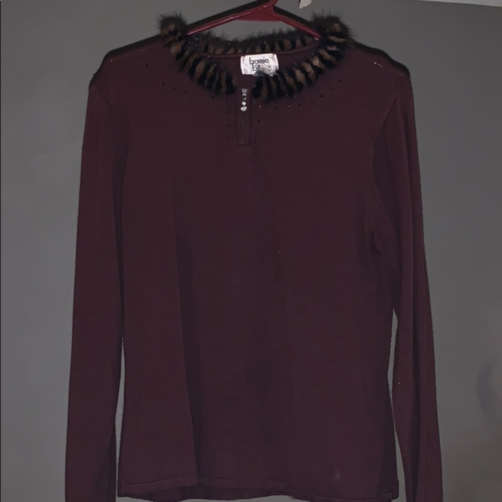 Soft collared sweater!